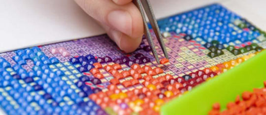 Réaliser une broderie diamant